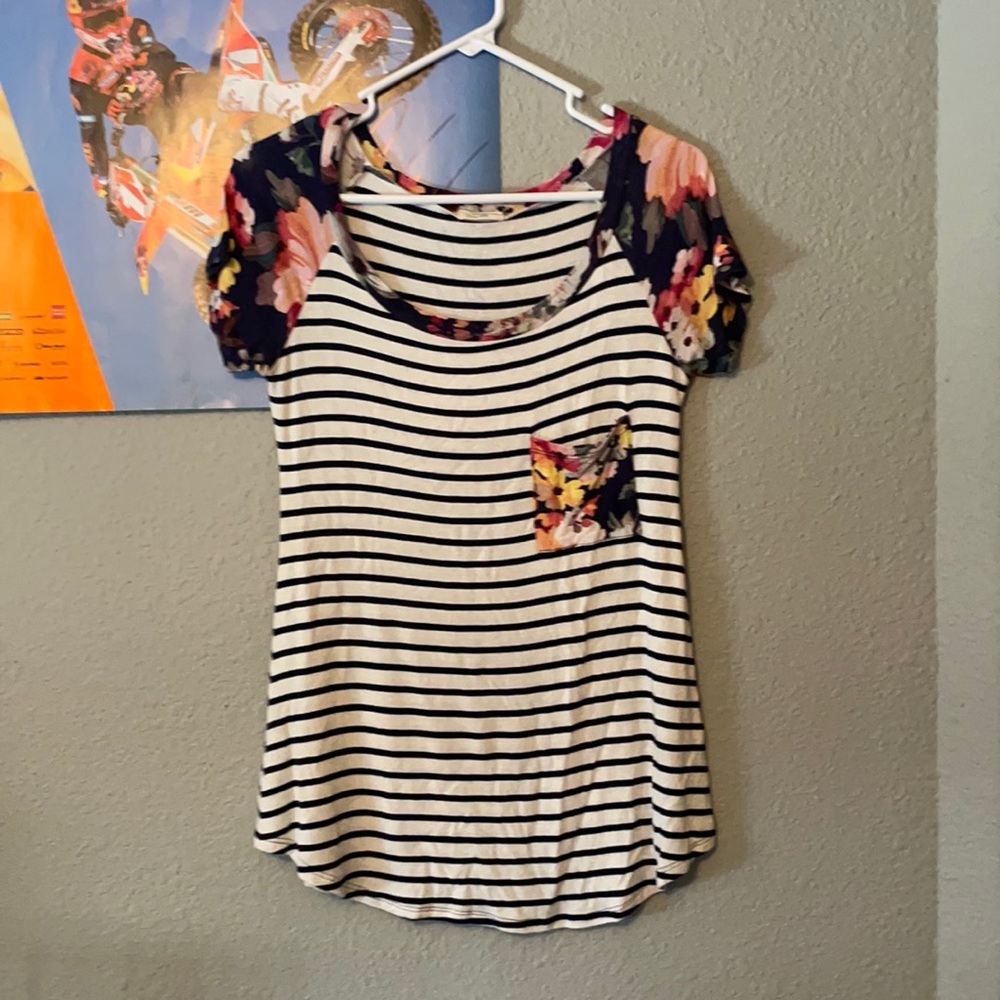 cute top size small